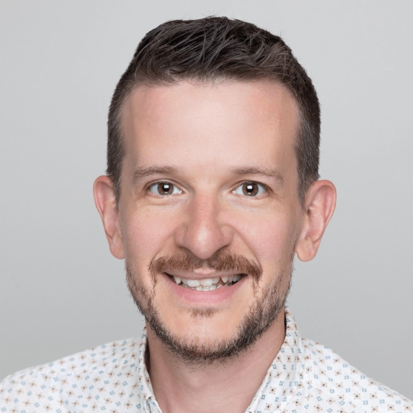 Build vs Buy In The Age Of AI: A Developer’s POV For Marketing Leaders