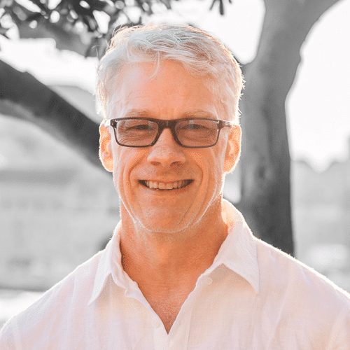 Mid-Market Growth With Scalable Data & AI Strategy